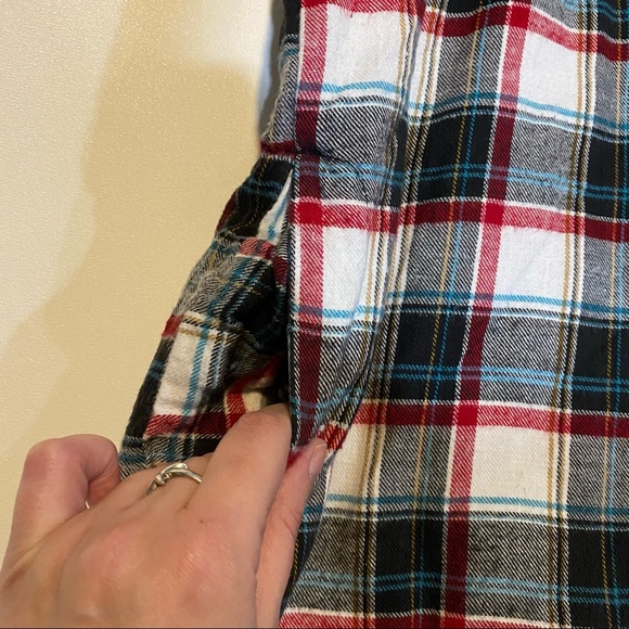 Northern Lakes By Above Average Plaid Flannel Quilted Shacket - Picture 5 of 11